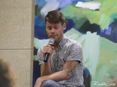 Fanmeet2-bilbao-panel-randy-by-vitaliya-koshkina-sept-10th-2016-007.jpg