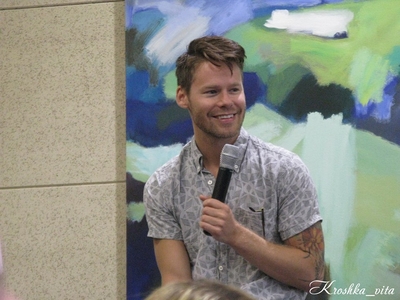 Fanmeet2-bilbao-panel-randy-by-vitaliya-koshkina-sept-10th-2016-008.jpg