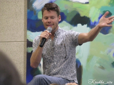 Fanmeet2-bilbao-panel-randy-by-vitaliya-koshkina-sept-10th-2016-016.jpg