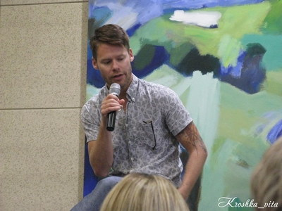 Fanmeet2-bilbao-panel-randy-by-vitaliya-koshkina-sept-10th-2016-021.jpg