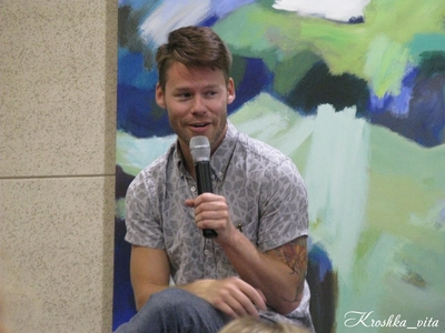 Fanmeet2-bilbao-panel-randy-by-vitaliya-koshkina-sept-10th-2016-023.jpg