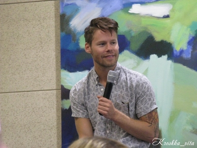 Fanmeet2-bilbao-panel-randy-by-vitaliya-koshkina-sept-10th-2016-028.jpg