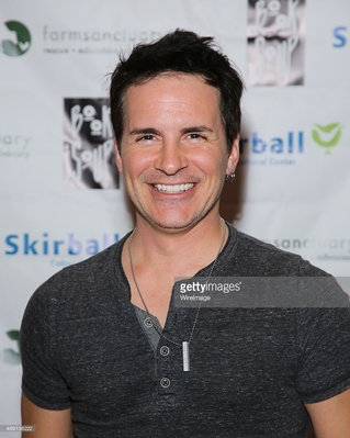 Hal-sparks-living-the-farm-sanctuary-life-book-signing-apr-9th-2015-01.jpg