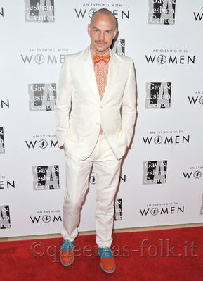 Peter-paige-gay-lesbian-center-arrivals-may-18th-2013-012.jpg