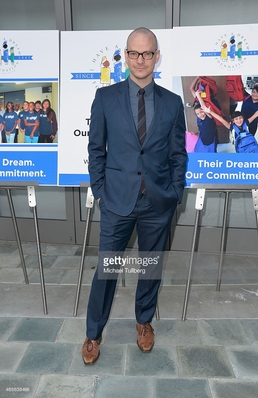 Peter-paige-i-have-a-dream-foundation-dinner-arrivals-mar-8th-2015-005.jpg