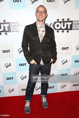 Peter-paige-rock-out-party-out-magazine-arrivals-mar-11th-2015-004.jpg