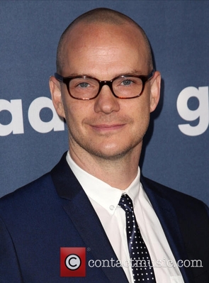 Peter-paige-glaad-media-awards-arrivals-apr-2nd-2016-003.jpg