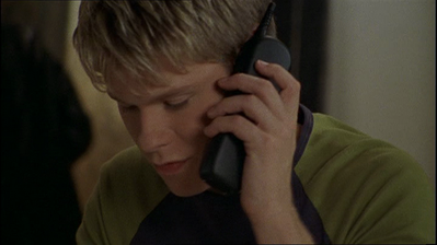Brian-justin-1x09-0321.png