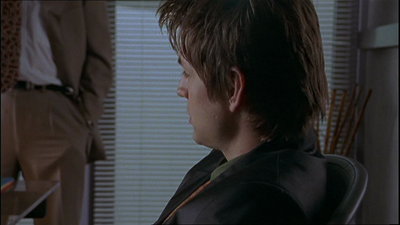 Brian-justin-1x13-1313.png