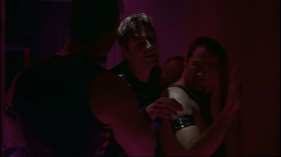 Brian-justin-1x15-0926.png