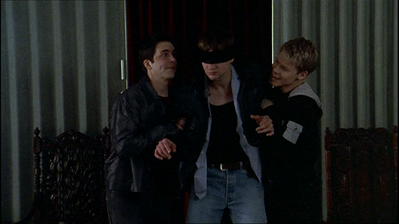 Brian-justin-1x22-0122.png